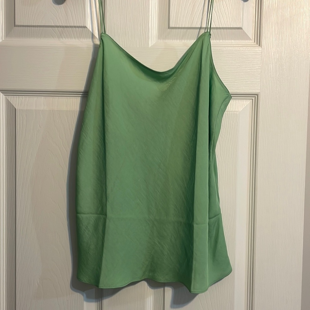 *NWT* Banana Republic, Scoop Cami, Soft Green, Large